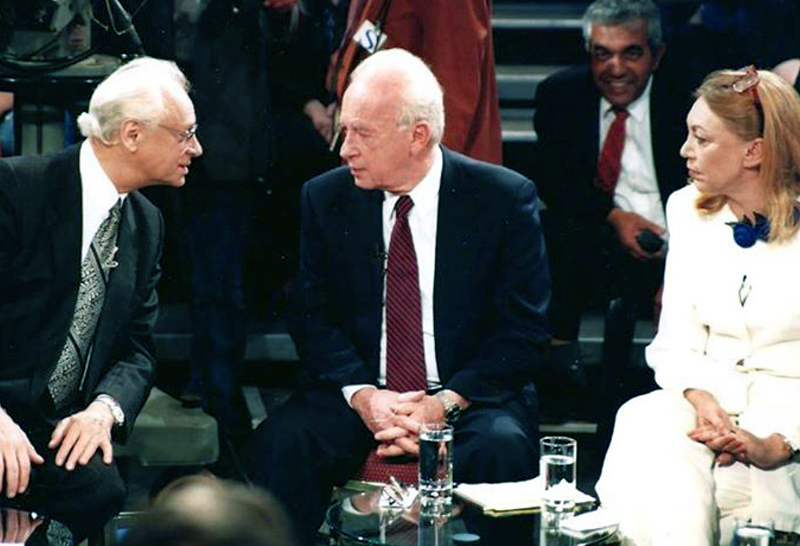 Эфраим Кишон с премьер-министром Ицхаком Рабином и писательницей Даниэлой Шеми. День независимости 1992.