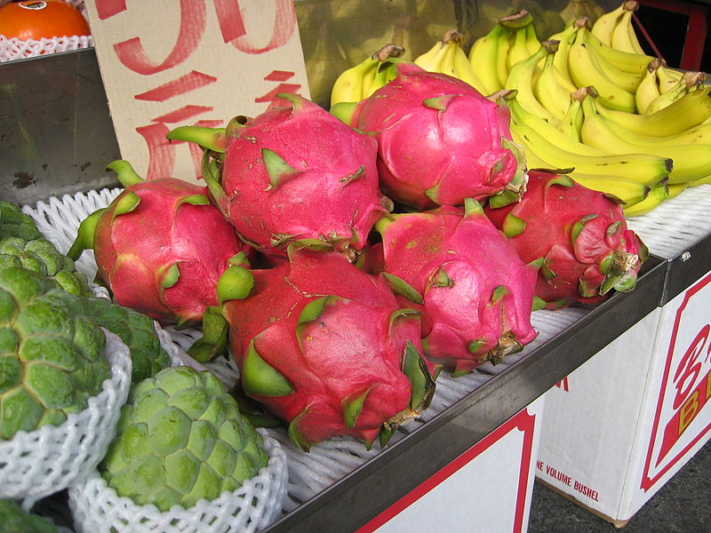 Dragonfruit_Chiayi_market