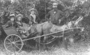 Герцль со своими тремя детьми: Гансом, Паулиной и Трудой, 5660 год – 1900