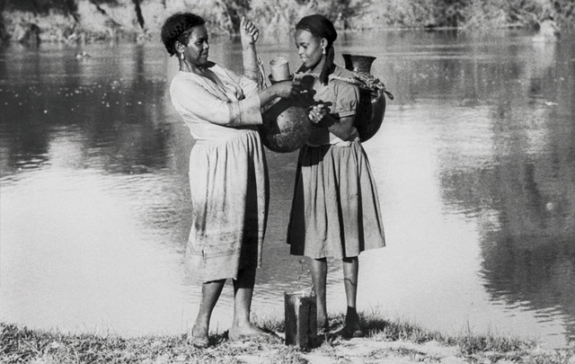 Ethiopia_women-at-river
