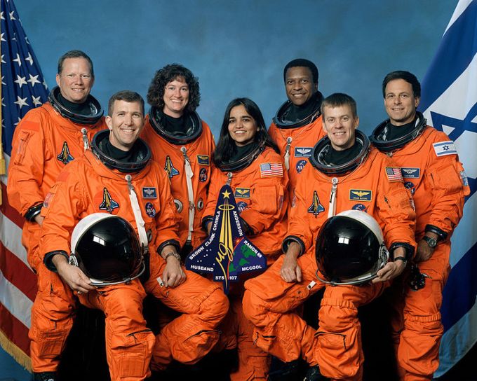 749px-Crew_of_STS-107,_official_photo