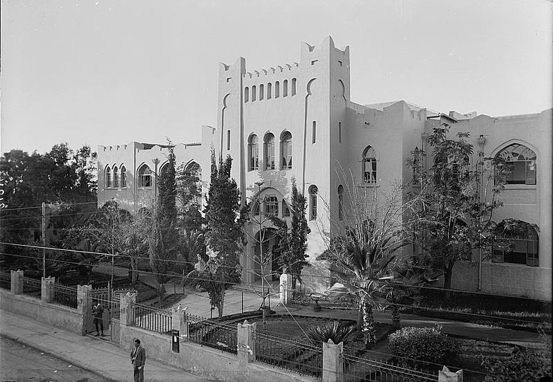 800px-Herzliya_Hebrew_Gymnasium,_Tel_Aviv