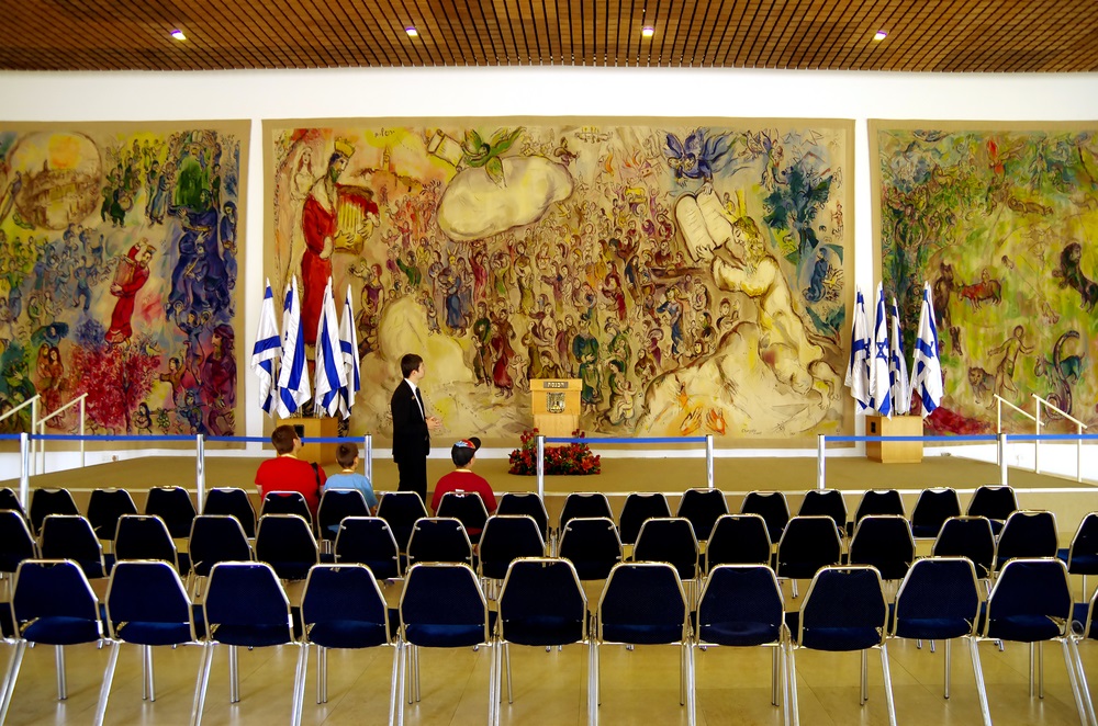 Шагаловские гобелены в здании израильского Кнессета