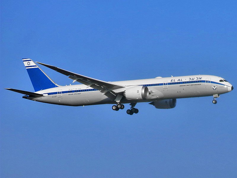 800px-El_Al_Israel_Airlines_Boeing_787-9_Dreamliner_Adam Moreira