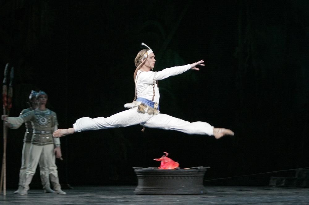 Михаил Лобухин в роли Солара  в балете «Баядерка»